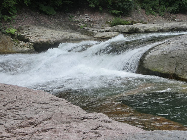 吹割の滝　鱒飛の滝
