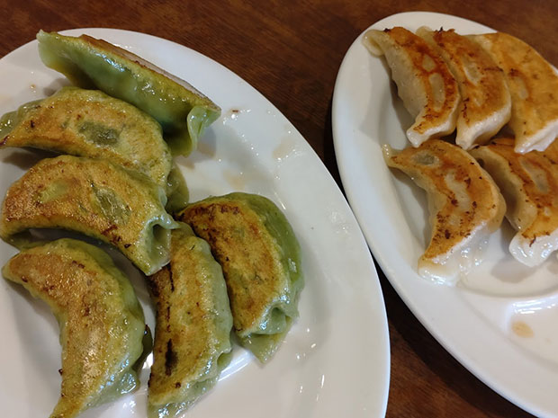 餃子と緑餃子