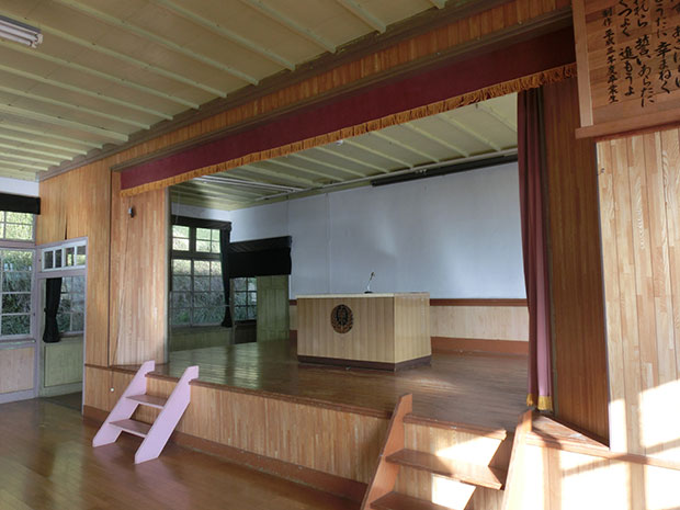 旧上岡小学校 体育館