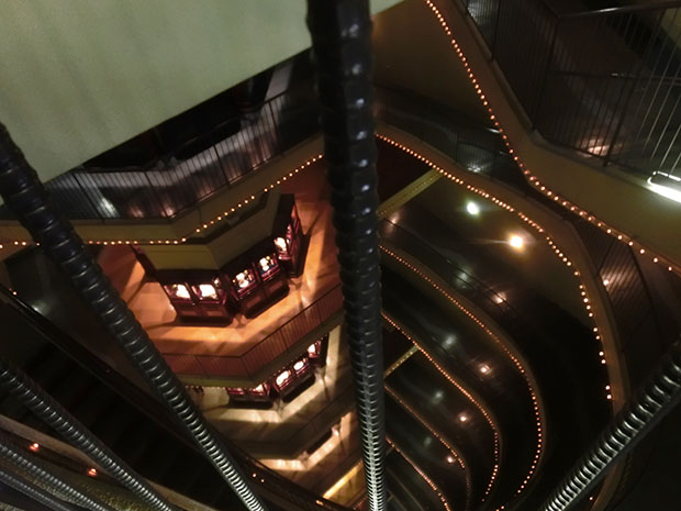 仙台大観音 内部