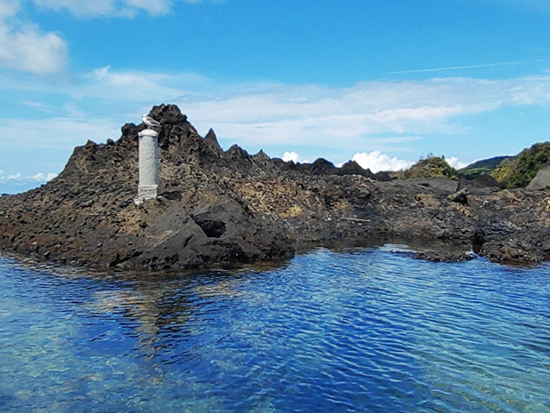 小木半島 舟つなぎ石