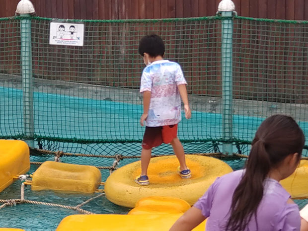 ウォーターアスレチック