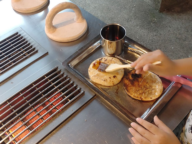 せんべい焼き体験