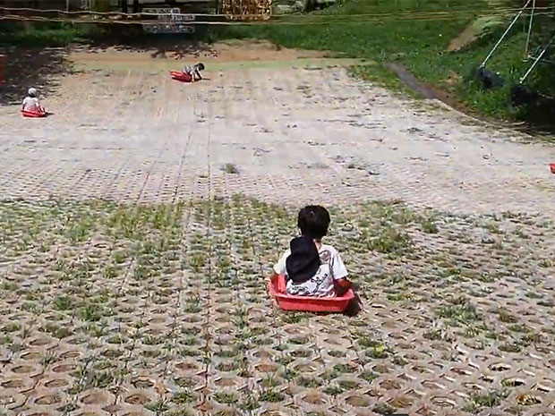 成田ゆめ牧場 芝すべり