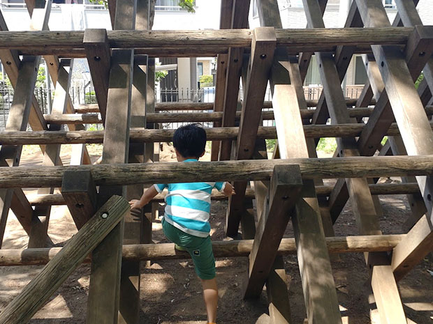 小塚山フィールドアスレチック公園