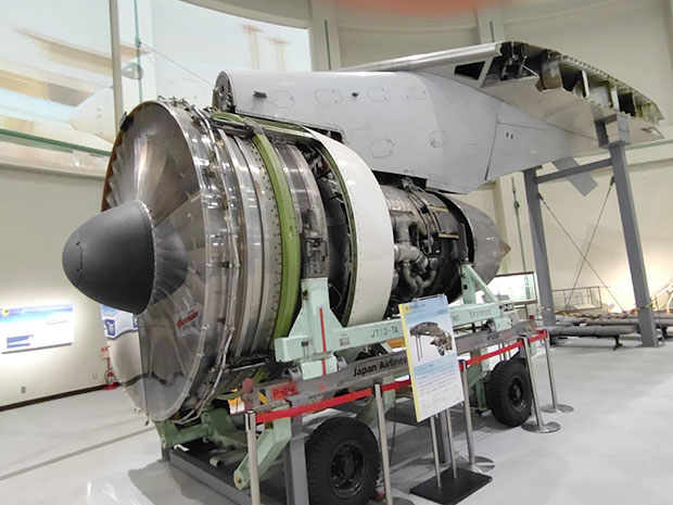 飛行機のエンジン