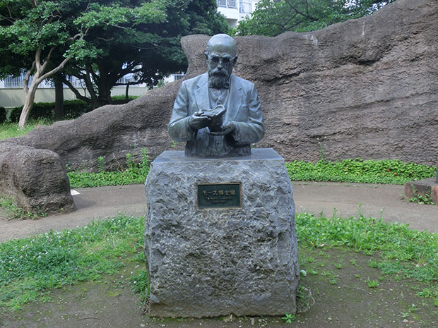 モース博士胸像