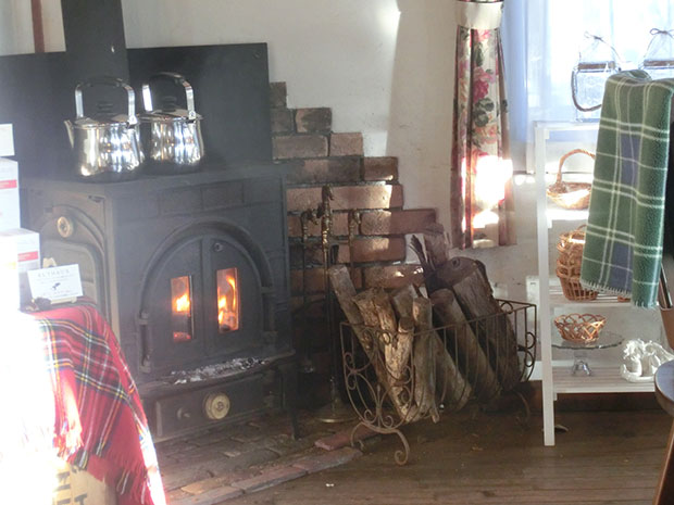 TEA ROOM 暖炉