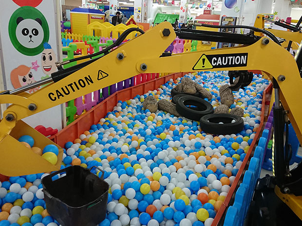 東京あそびマーレ ショベルカー