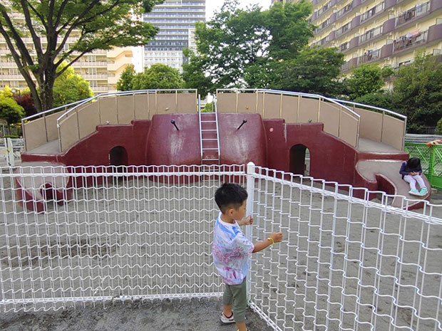 豊洲5丁目公園 カニ
