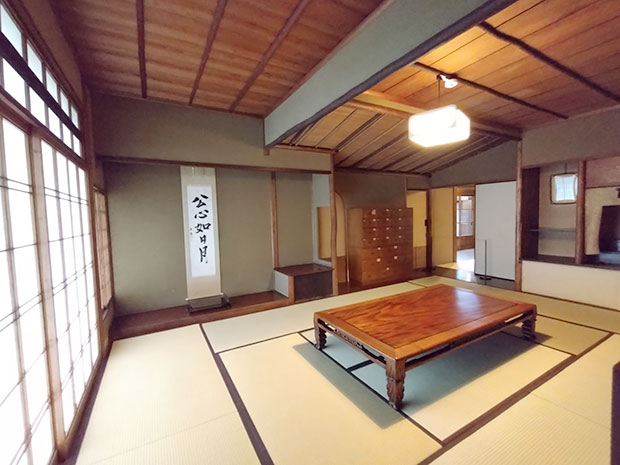 近衛文麿旧宅 廊下の格子窓