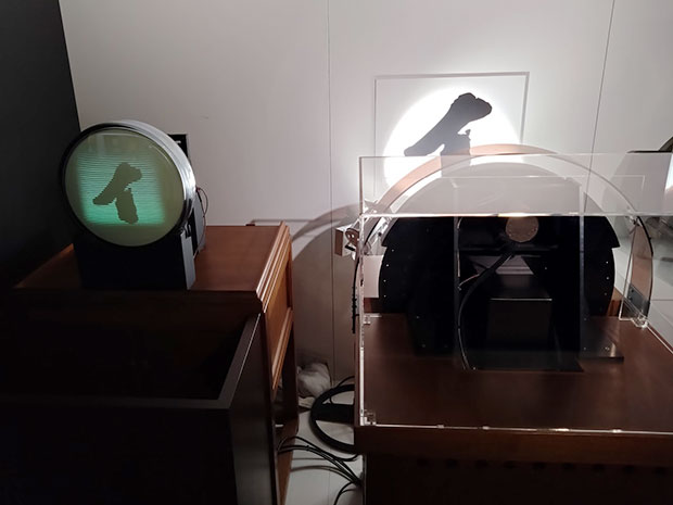 遠くの光景を目の前に再現する無線遠視