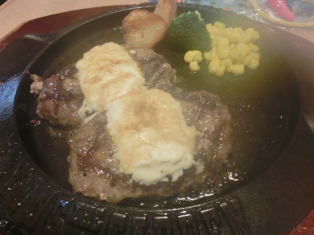 爆弾ハンバーグ