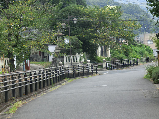 八雲神社前の通り