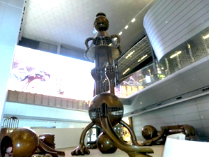 ローマ新婚旅行 空港内に遊び場発見