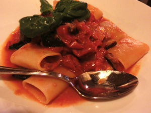 ローマグルメ パッケリ トマトソース