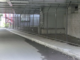 柴崎体育館駅の下の道