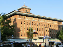 横浜散歩 キングの塔