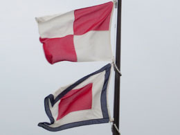 横浜散歩 ココリコ坂モデルの旗